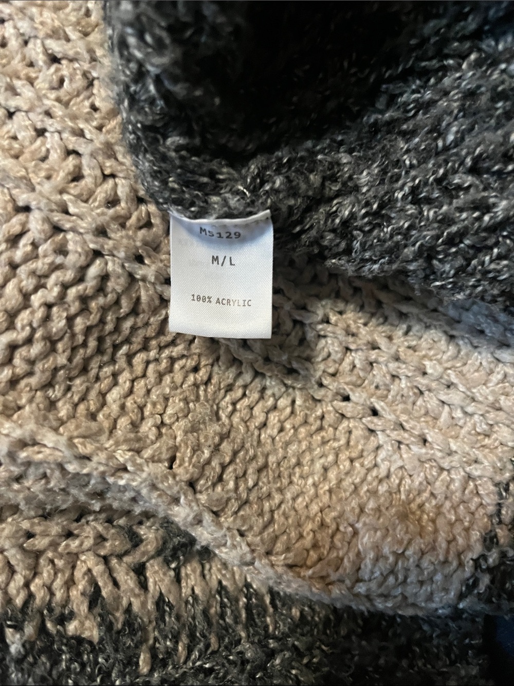 Kerisma Two-Tone Open-Front Chunky Cardigan in Gray and Cream - Picture 4 of 4